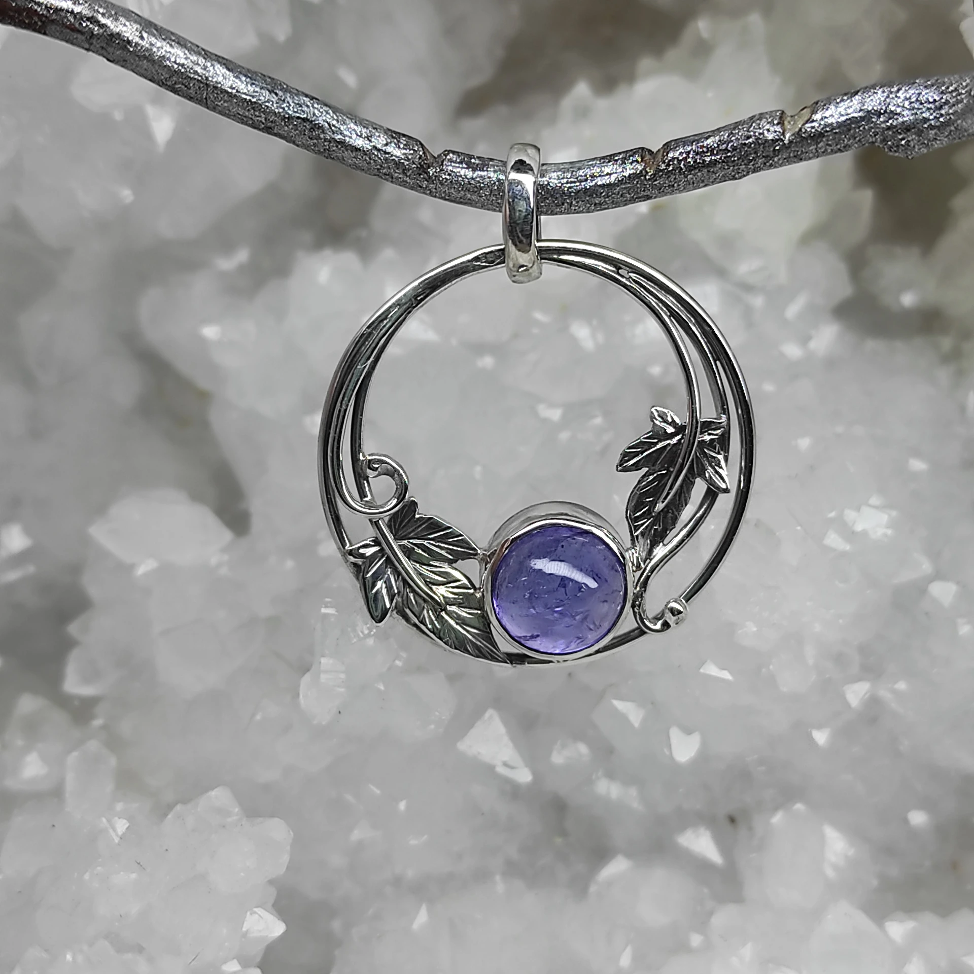 Pendentif tanzanite et lierre