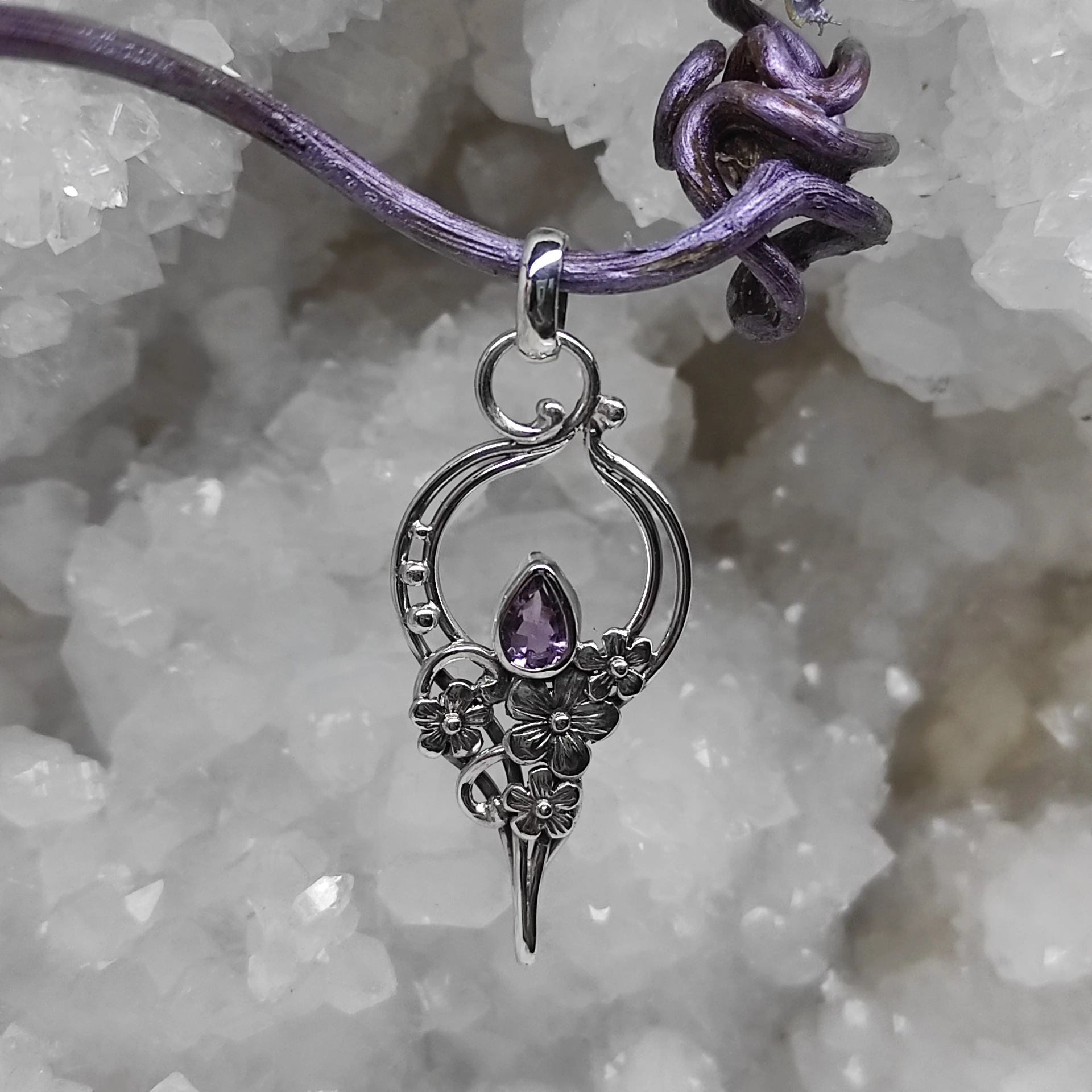 Pendentif améthyste fleur