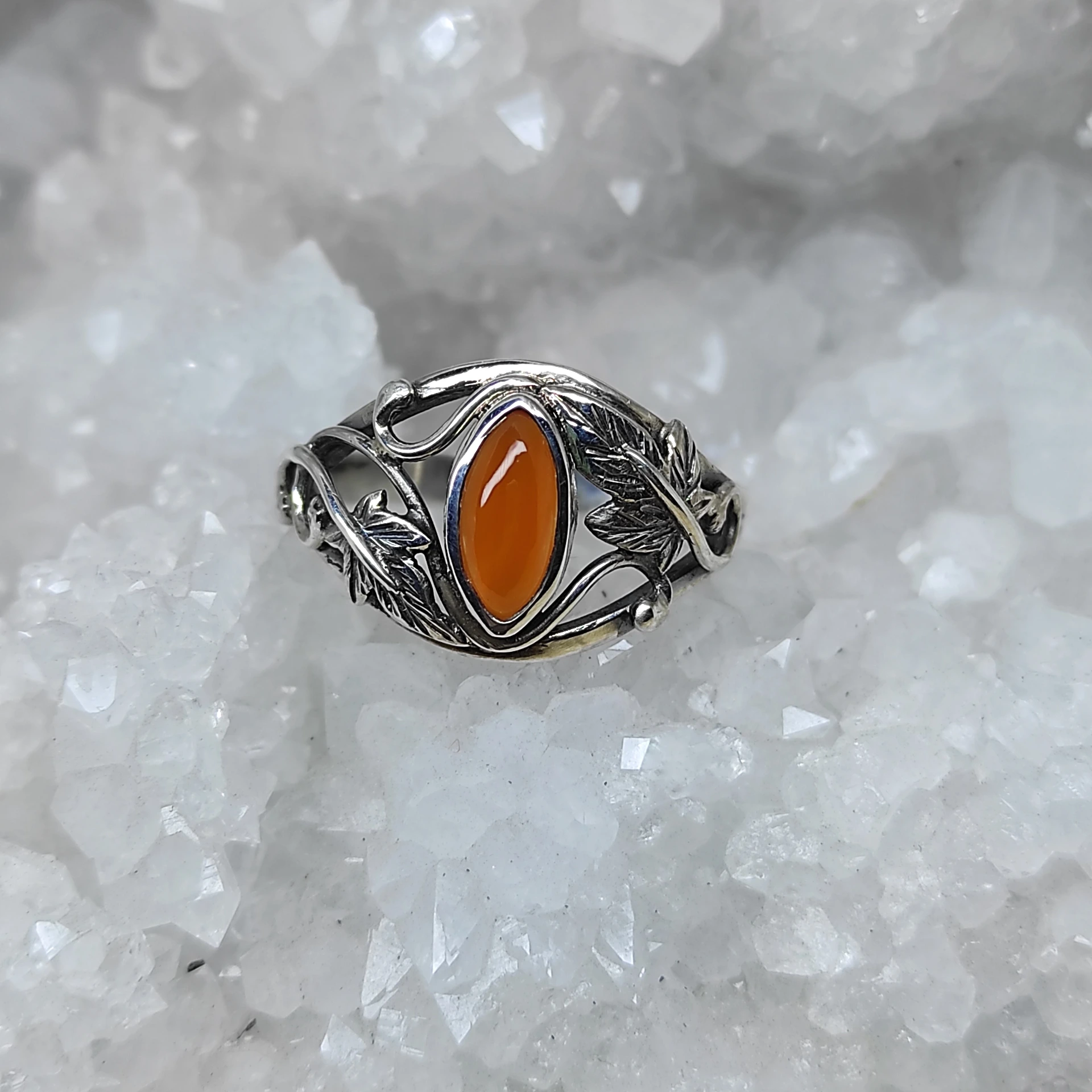 Bague cornaline et feuilles de lierres