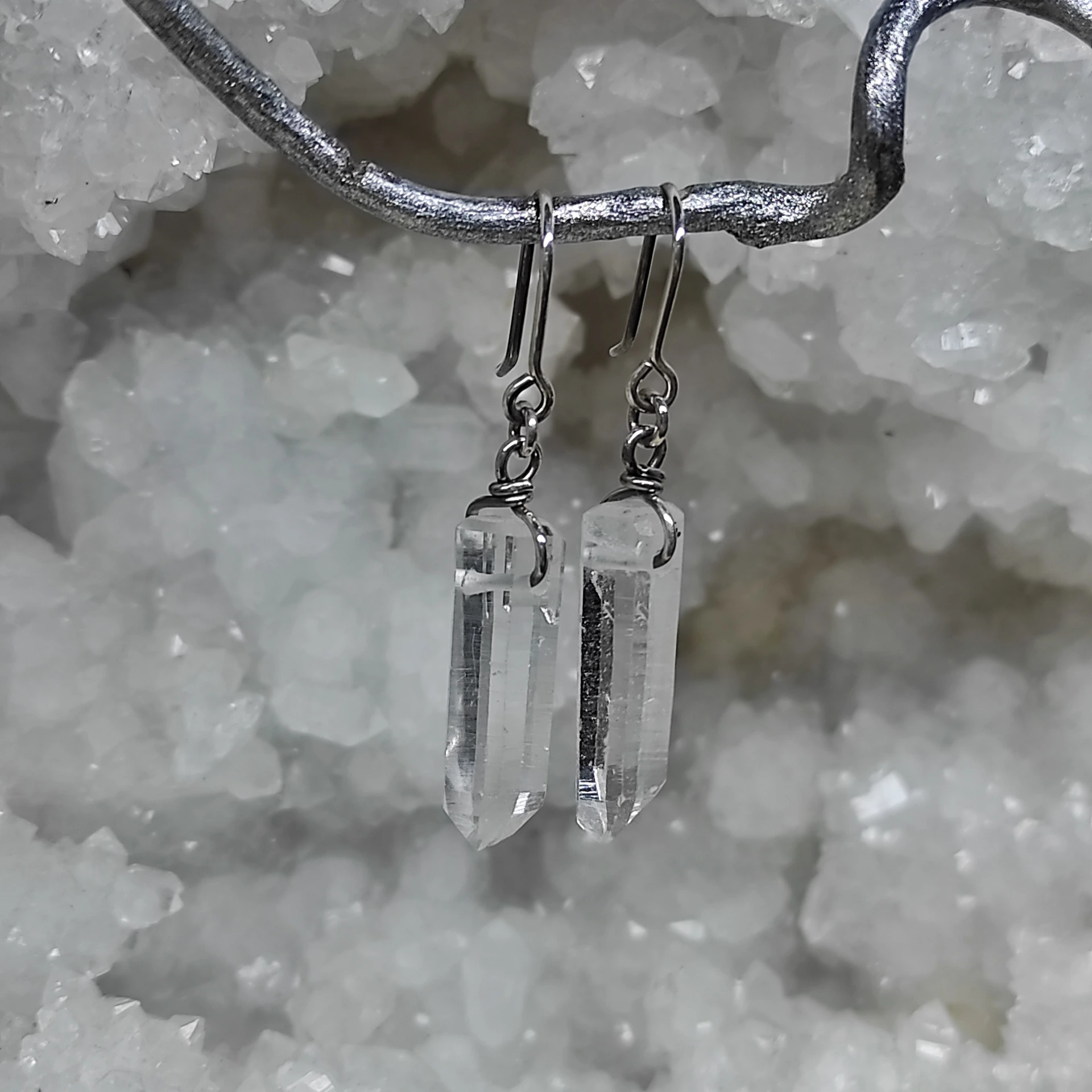 Boucles d' oreilles pointe de quartz brute
